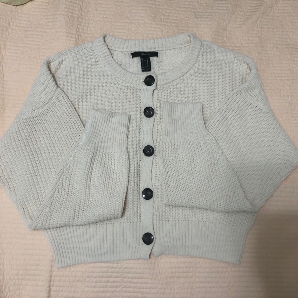 White cropped knit cardigan